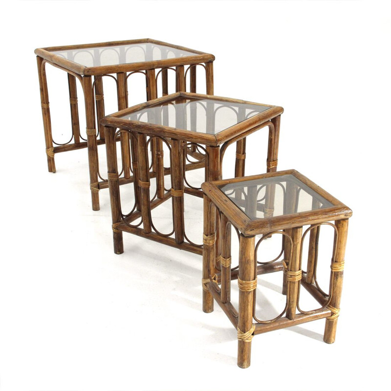 Vintage italian nesting tables in rattan 1970s