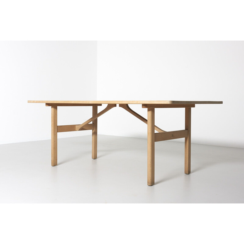Vintage 6284 table for Fredericia in solid oakwood 1950