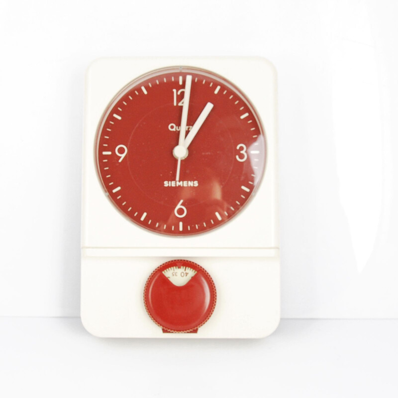 Vintage Siemens MU 4000 kitchen red clock, 90s.