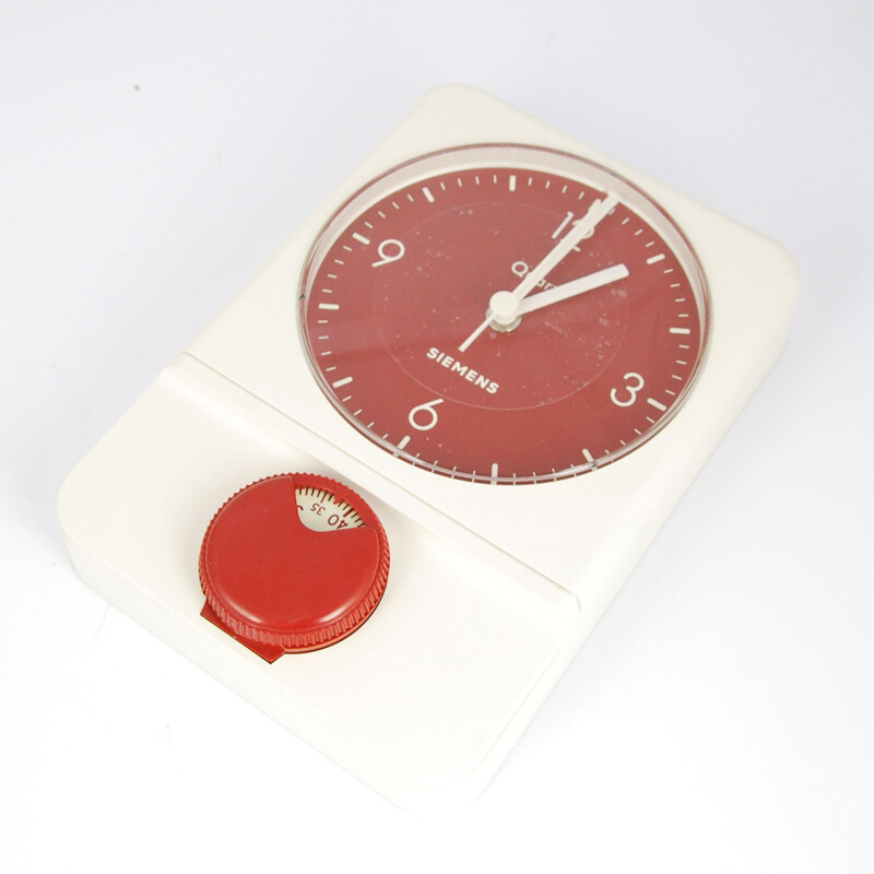 Vintage Siemens MU 4000 kitchen red clock, 90s.