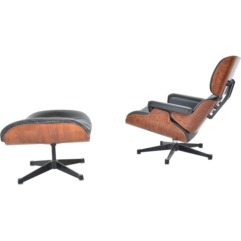 Vintage Lounge Chair and its footrest by Charles & Ray Eames for Herman Miller