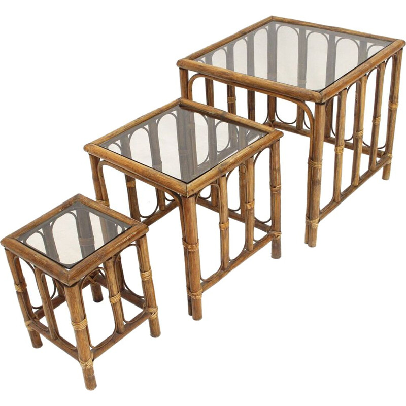 Vintage italian nesting tables in rattan 1970s