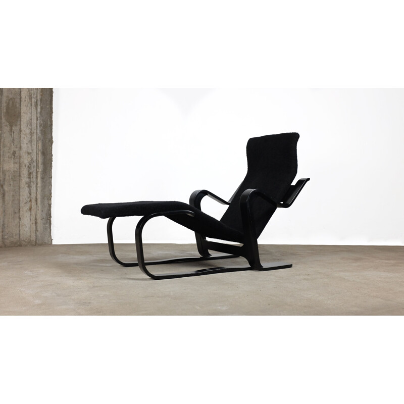 Vintage chaise lounge black in beech by Marcel Breuer 