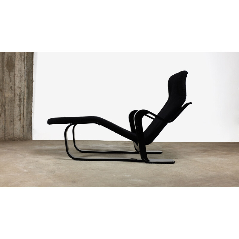 Vintage chaise lounge black in beech by Marcel Breuer 