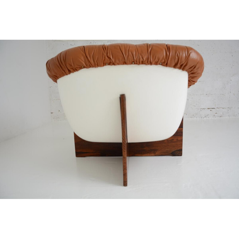 Fauteuil vintage palissandre et cuir par Percival Lafer Brésil