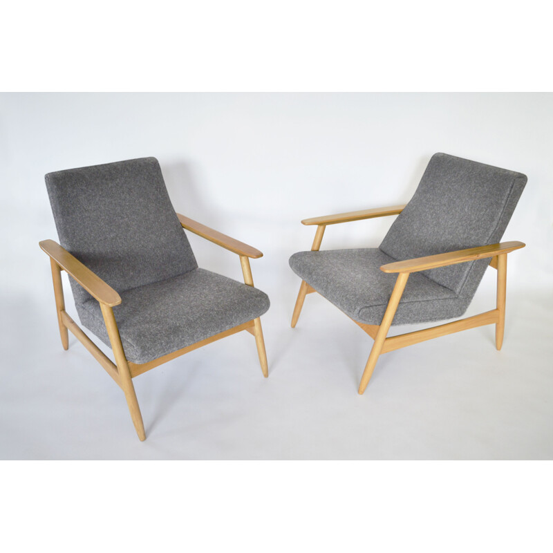 Paire de fauteuils vintage gris clair Azuolas par Valerija Ema Cukermanienė 1960