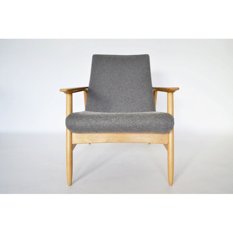Paire de fauteuils vintage gris clair Azuolas par Valerija Ema Cukermanienė 1960