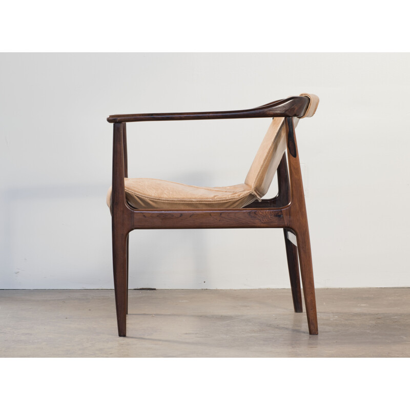 Pair of vintage brazilian armchairs in rosewood and beige leather 1950