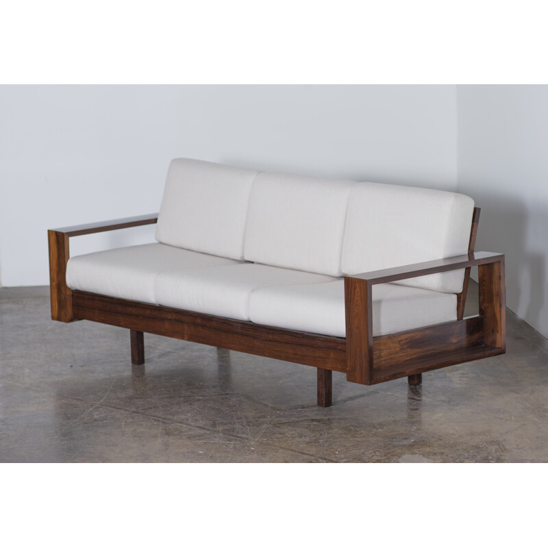 Vintage Brazilian sofa for FAI in white linen and rosewood 1950