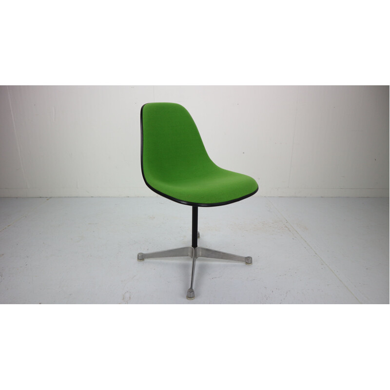 Vintage Swivel Armchair Eames for Herman Miller 1970s