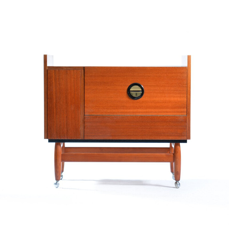 Cabinet bar à roulettes en bois et laiton - 1960