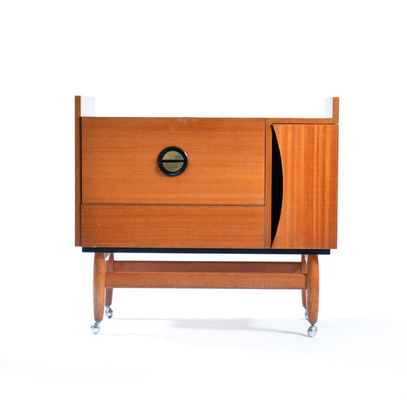 Cabinet bar à roulettes en bois et laiton - 1960