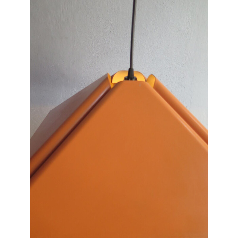 Yellow mustard pendant lamp in metal