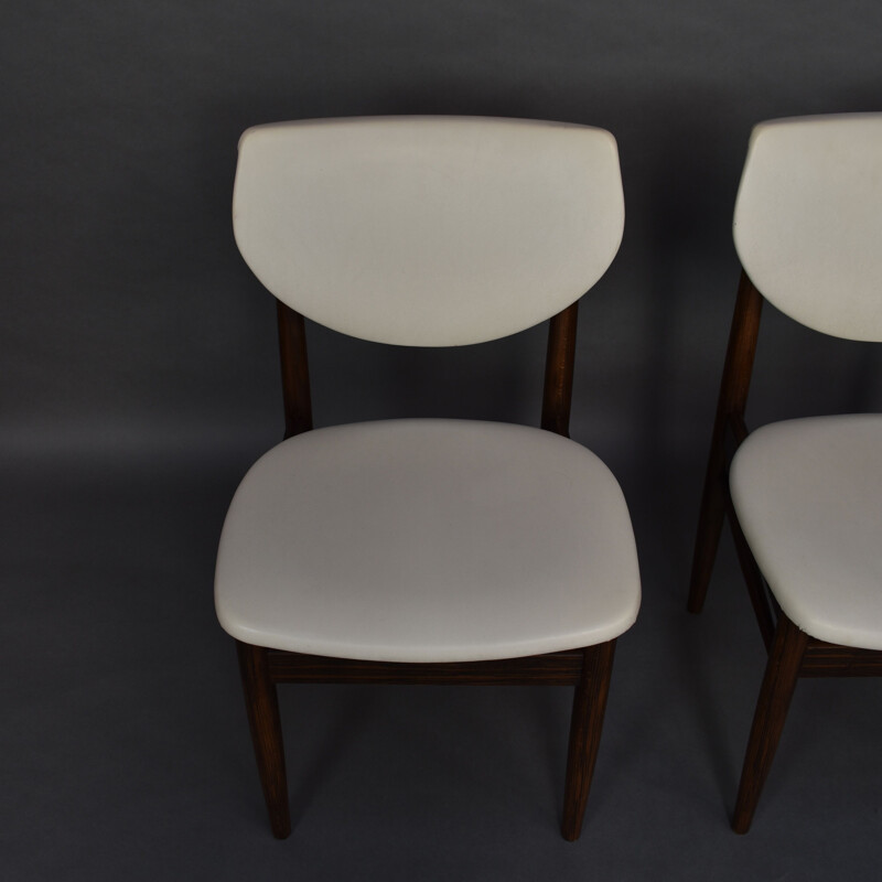 Satz von 4 Vintage-Stühlen aus massivem Wengeholz und Kunstleder, 1960