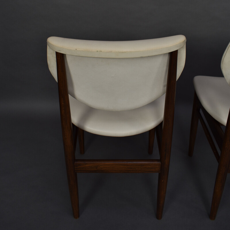 Satz von 4 Vintage-Stühlen aus massivem Wengeholz und Kunstleder, 1960