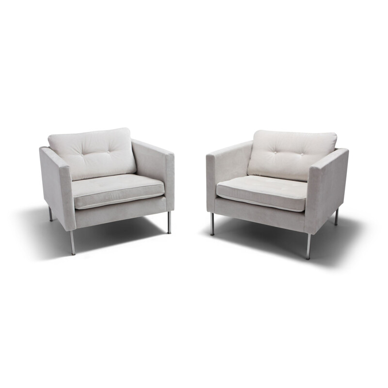 Pair of 446 Club chairs by Pierre Paulin for Artifort