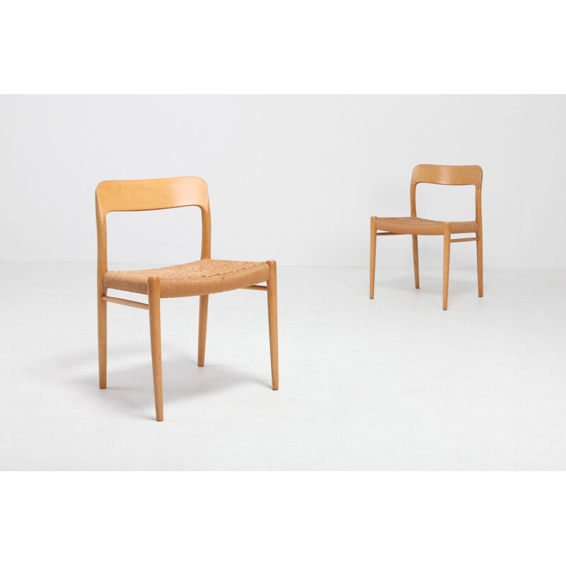 Set of 6 chairs in oakwood by Niels O. Möller