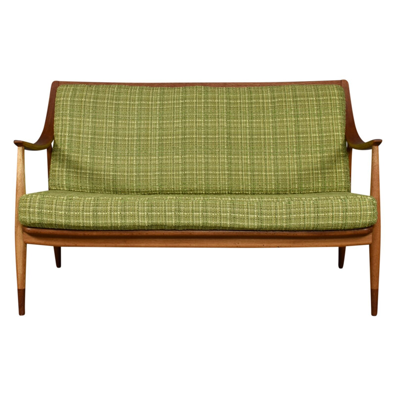 Green FD-146 sofa by Hvidt & Molgaard