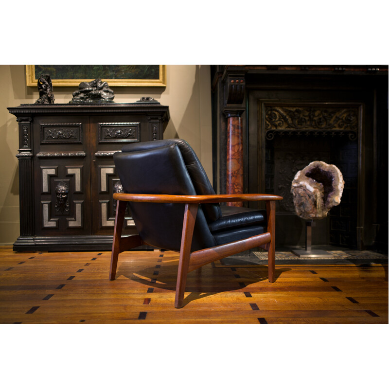 Pair of Scandinavian armchairs in black leather and teak