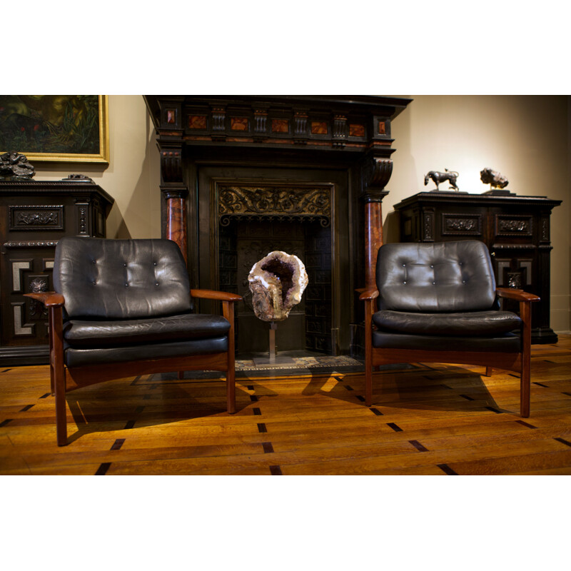 Pair of Scandinavian armchairs in black leather and teak