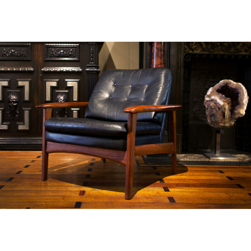 Pair of Scandinavian armchairs in black leather and teak