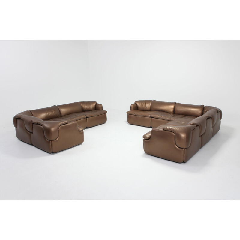 Confidential sofa in bronze leather by Saporiti