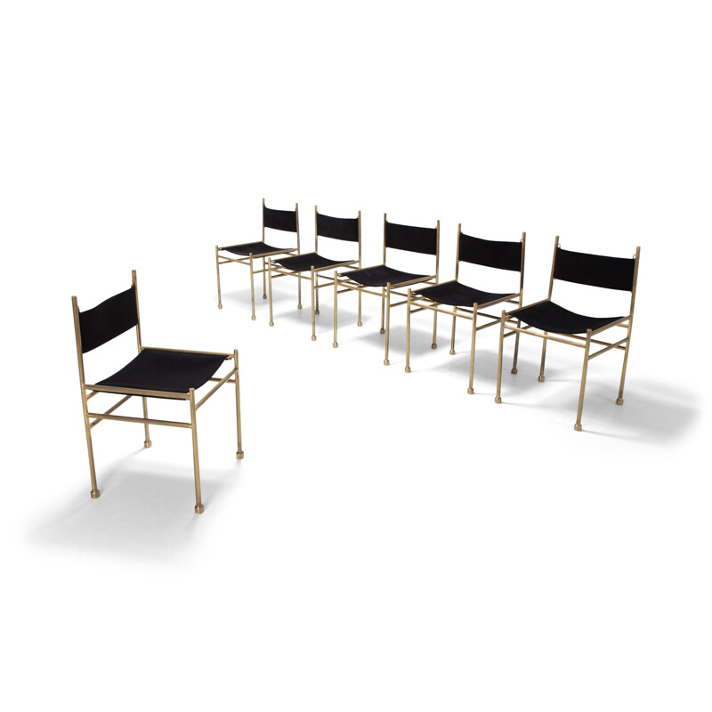 Suite de 6 chaises en velours noir et laiton par Luciano Frigerio