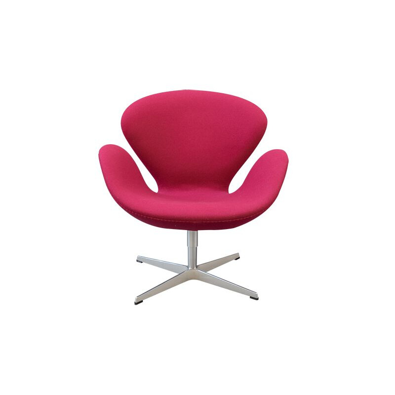 Pink Swan chair by Arne Jacobsen for Fritz Hansen