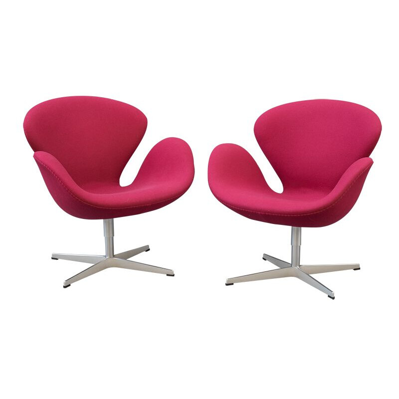 Pink Swan chair by Arne Jacobsen for Fritz Hansen
