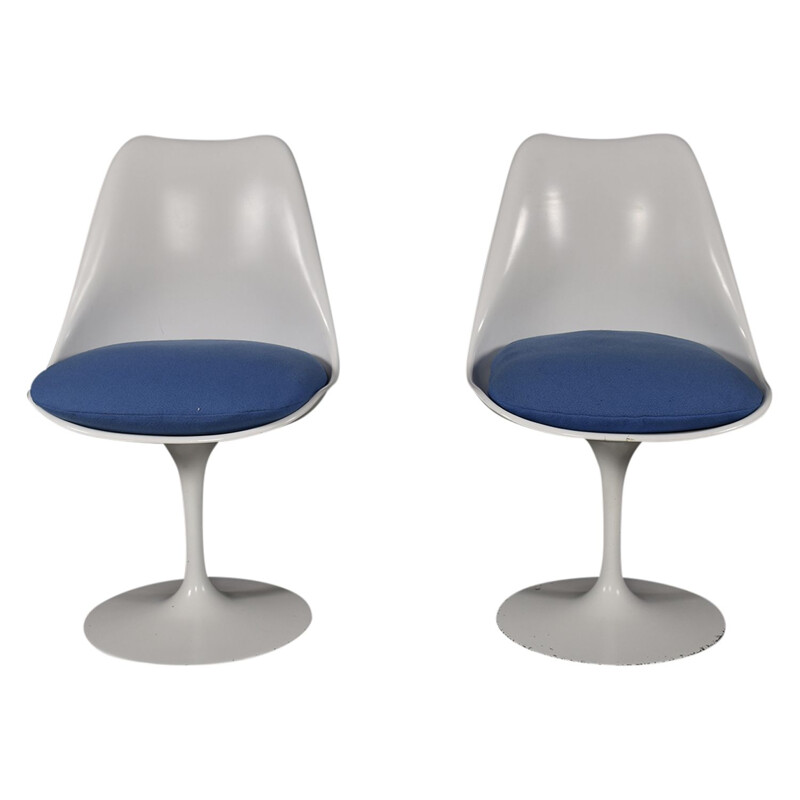 Set of 2 vintage Tulip chairs by Eero Saarinen for Knoll