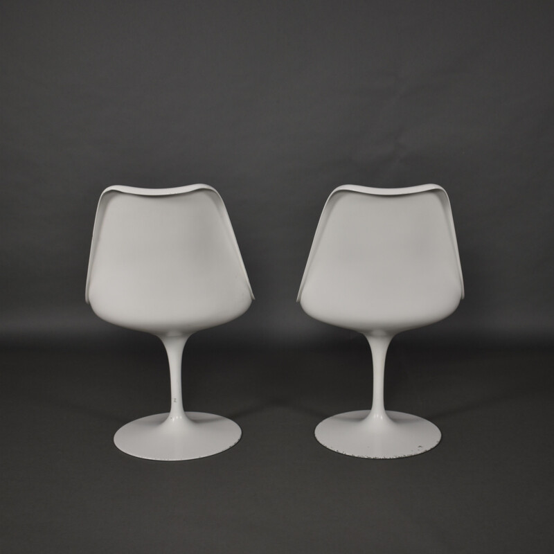 Set of 2 vintage Tulip chairs by Eero Saarinen for Knoll