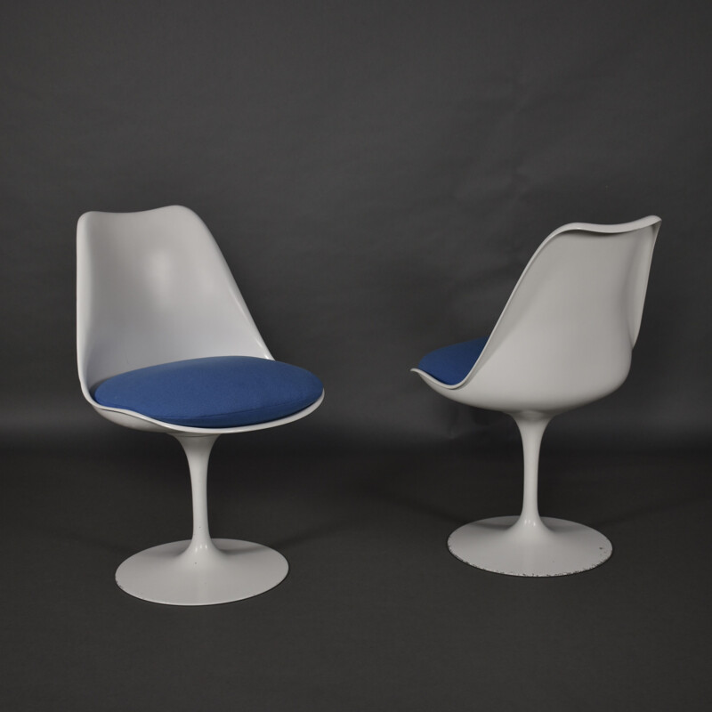 Set of 2 vintage Tulip chairs by Eero Saarinen for Knoll