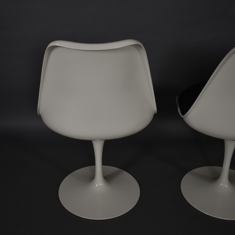 Set of 3 vintage Tulip chairs by Eero Saarinen for Knoll