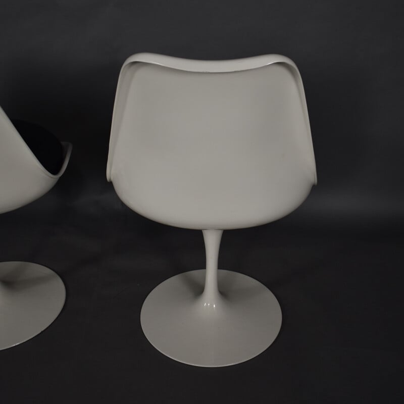 Set of 3 vintage Tulip chairs by Eero Saarinen for Knoll