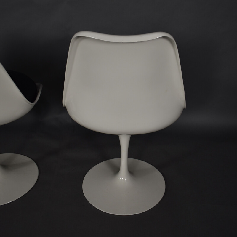 Set of 3 vintage Tulip chairs by Eero Saarinen for Knoll