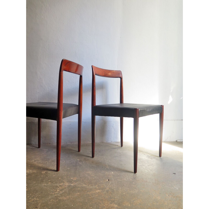 Set of 4 vintage rosewood and leather dinning chairs