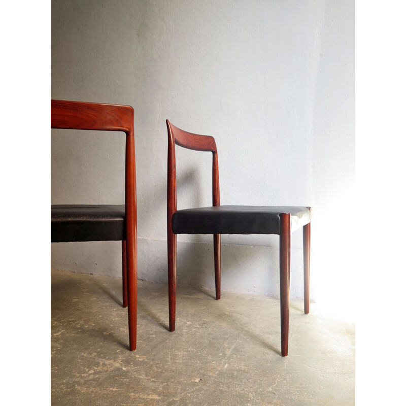 Set of 4 vintage rosewood and leather dinning chairs