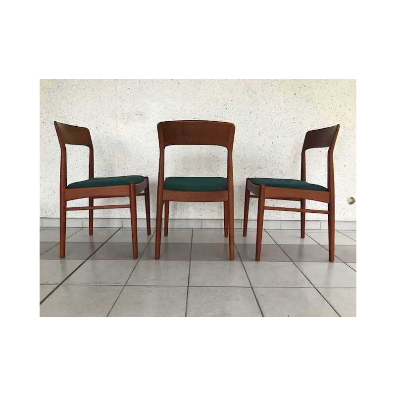 Suite de 3 chaises scandinaves en teck