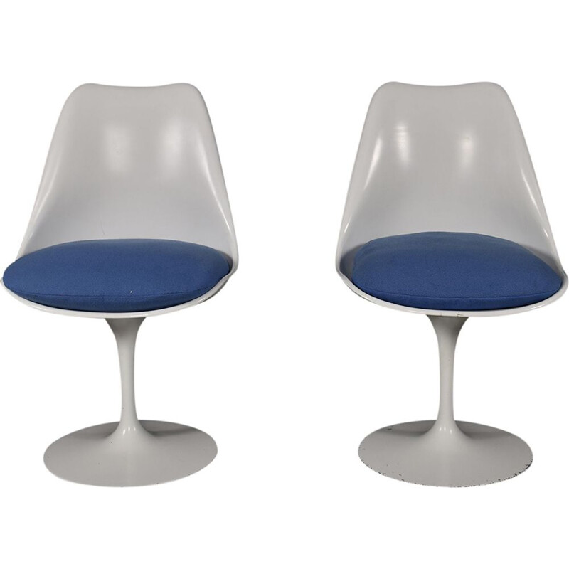 Set of 2 vintage Tulip chairs by Eero Saarinen for Knoll