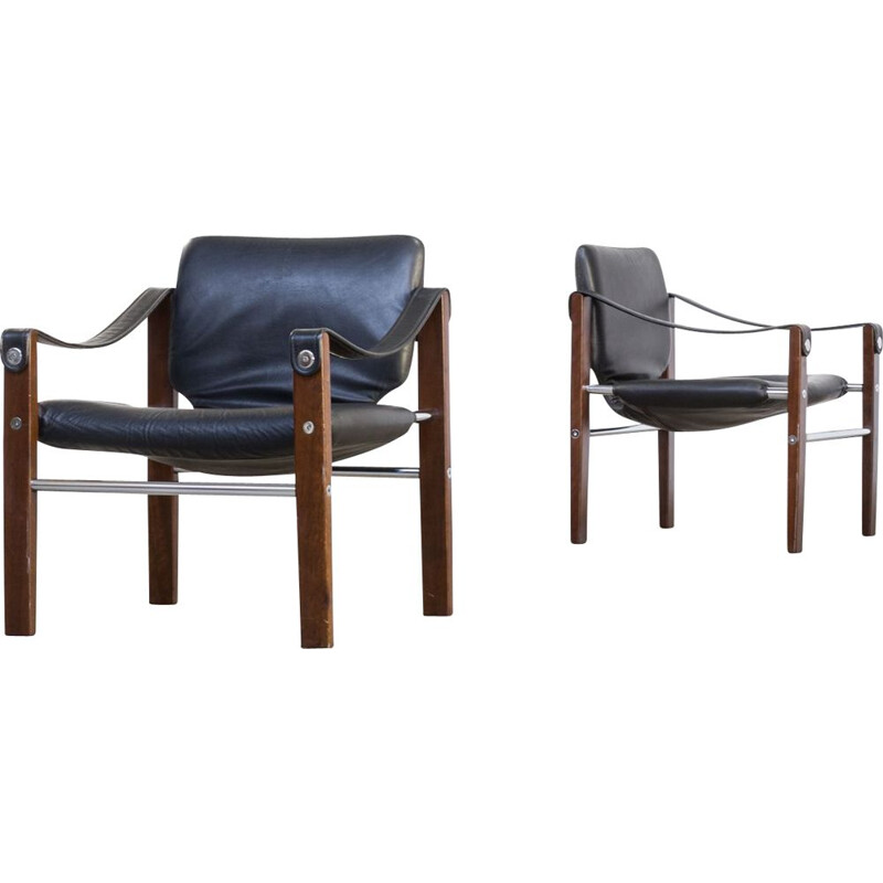 Set of 2 Chelsea armchairs in black leather by Maurice Burke for Pozza 