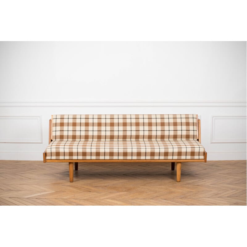 GE6 Daybed sofa by Hans J. Wegner for Getama