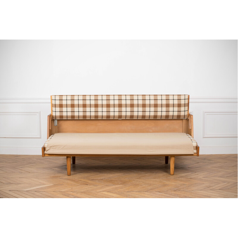 GE6 Daybed sofa by Hans J. Wegner for Getama