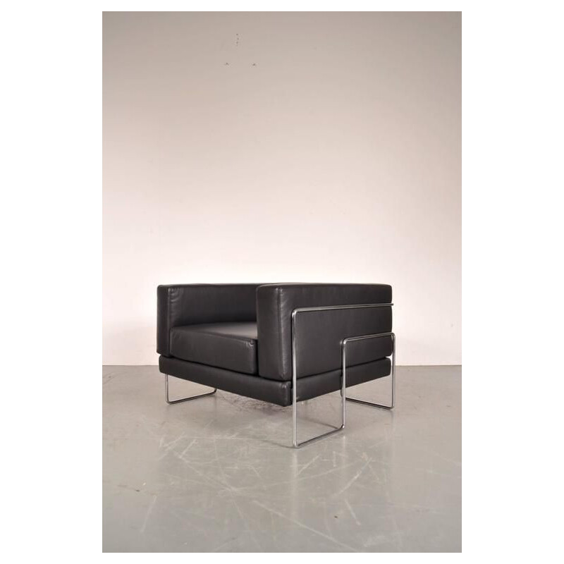Black armchair in leather by Kwok Hoï Chan for Steiner