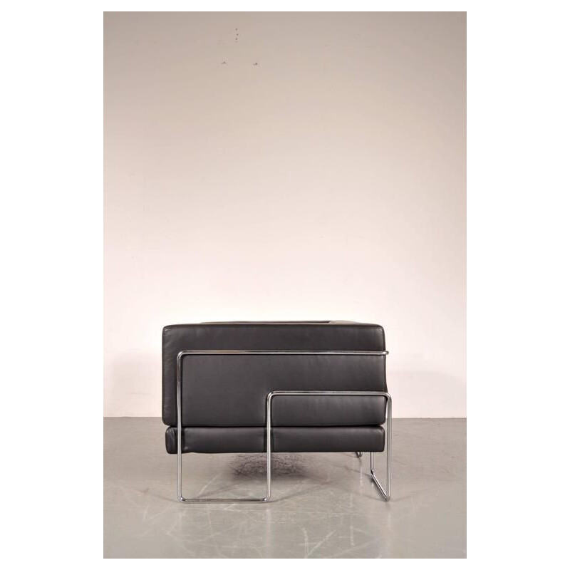 Black armchair in leather by Kwok Hoï Chan for Steiner