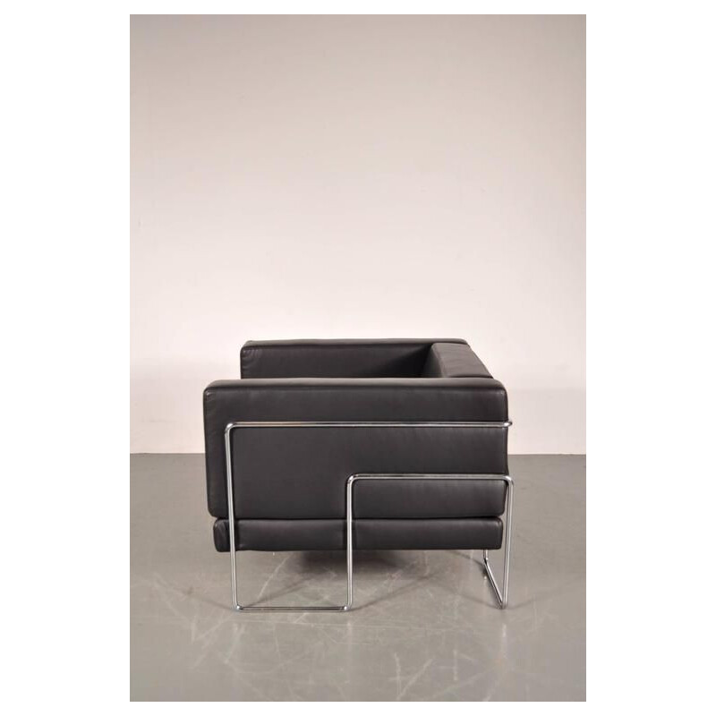 Black armchair in leather by Kwok Hoï Chan for Steiner