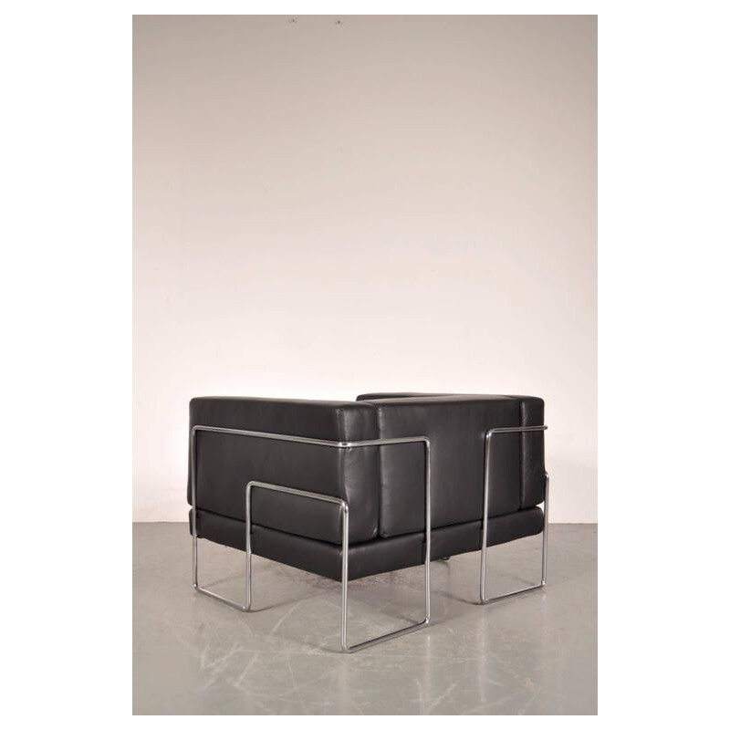 Black armchair in leather by Kwok Hoï Chan for Steiner