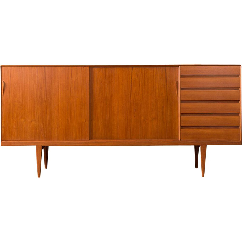 Sideboard in teak by Henry Rosengren Hansen for Brande