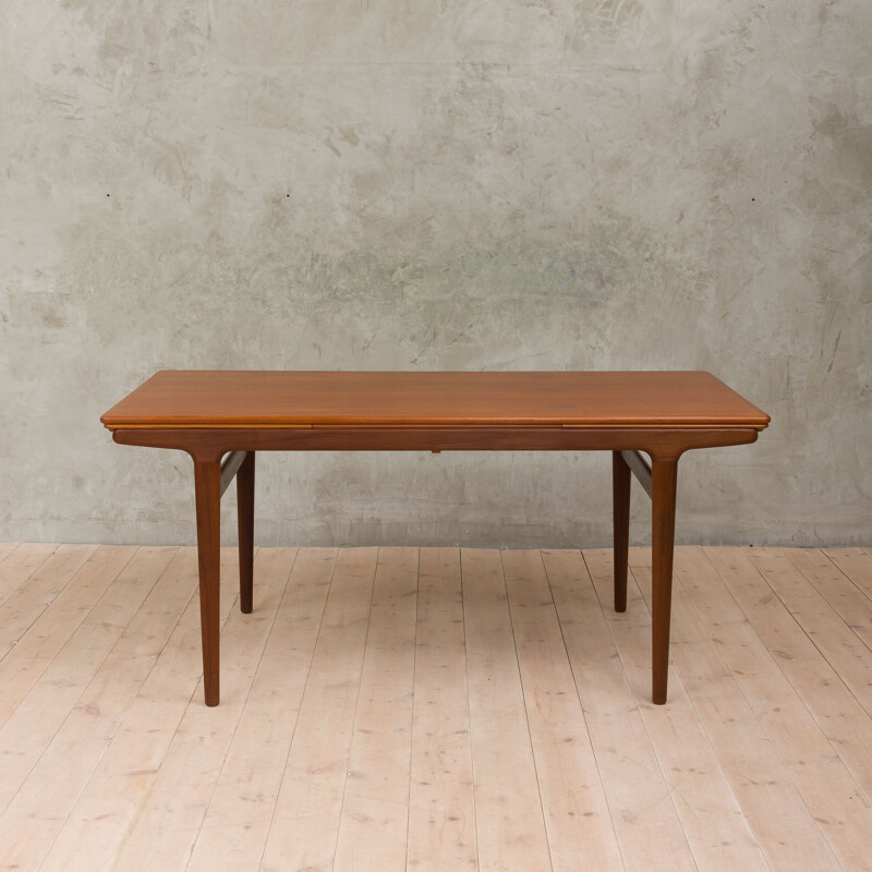 Vintage extension table in teak by Johannes Andersen 1960s