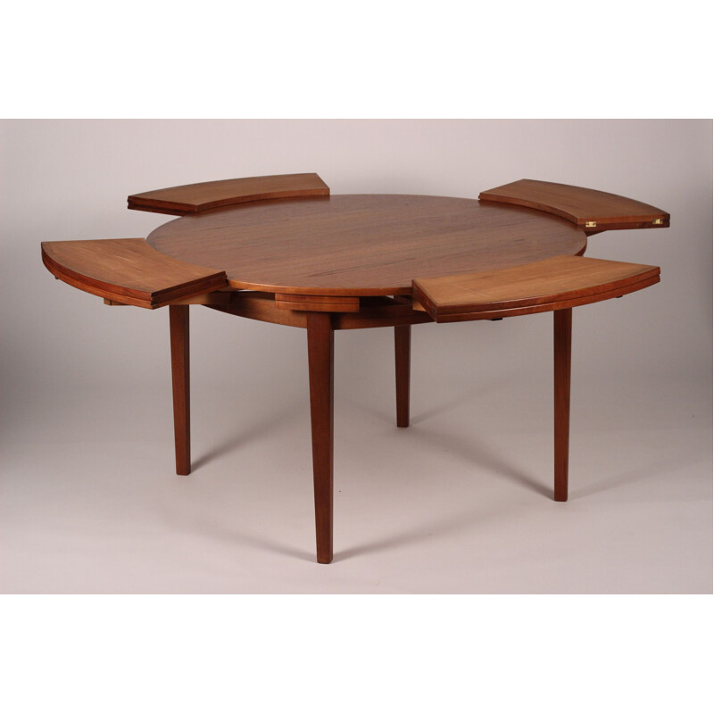 Vintage Flip Flap dining table in Teak by Dyrlund 1950