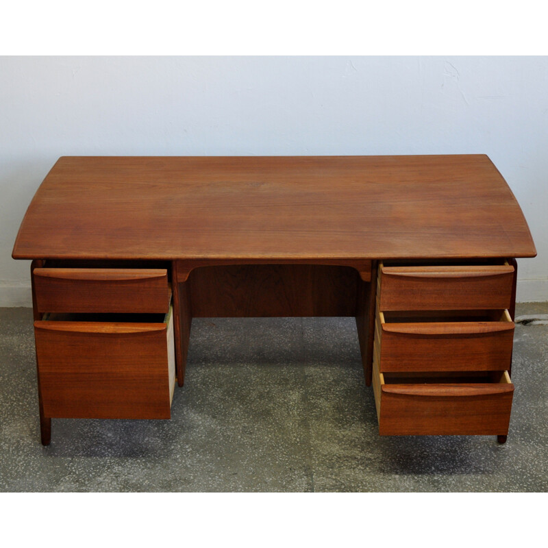 Vintage danish desk for Sigurd Hansen in teakwood 1950